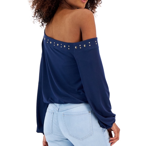 Off the shoulder top. - Picture 2 of 3